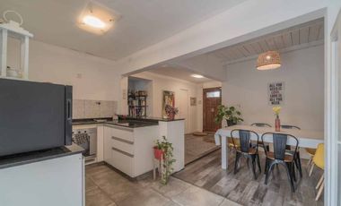 VENTA CASA 4 AMBIENTES C QUINCHO VILLA ADELINA