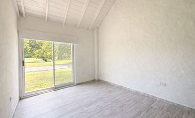 Casa en venta El Pato Country Club frente al golf