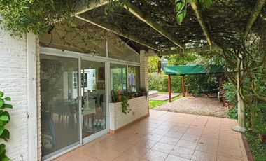 Casa en venta El Pato Country Club frente al golf