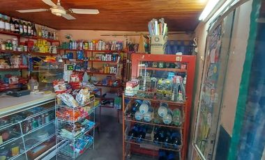 Venta casa 2 dormitorios cochera local comercial