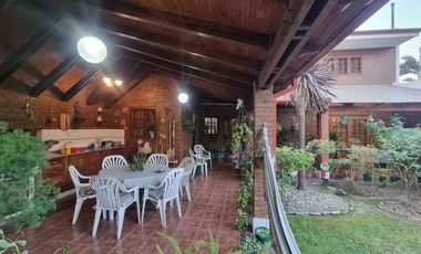 Venta Casa 4/5 dormitorios y piscina en Guadalupe