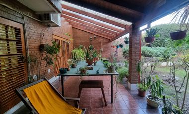 Venta Casa 4/5 dormitorios y piscina en Guadalupe