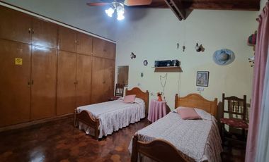 Venta Casa 4/5 dormitorios y piscina en Guadalupe
