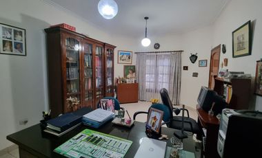 Venta Casa 4/5 dormitorios y piscina en Guadalupe