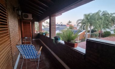 Venta Casa 4/5 dormitorios y piscina en Guadalupe