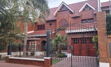 Venta Casa 4/5 dormitorios y piscina en Guadalupe