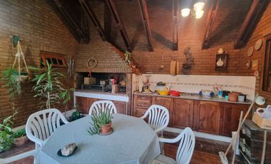 Venta Casa 4/5 dormitorios y piscina en Guadalupe