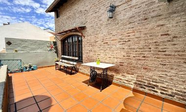 VENTA CASA 7 AMB CON COCH  LOTE PROP VILLA ADELINA