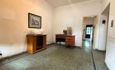 VENTA CASA 7 AMB CON COCH  LOTE PROP VILLA ADELINA