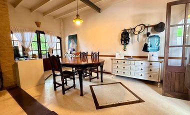 VENTA CASA 7 AMB CON COCH  LOTE PROP VILLA ADELINA