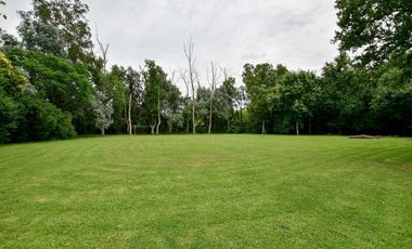 Casa quinta c/ pileta cancha futbol parquizada