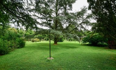 Casa quinta c/ pileta cancha futbol parquizada