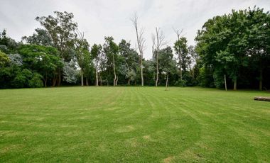 Casa quinta c/ pileta cancha futbol parquizada