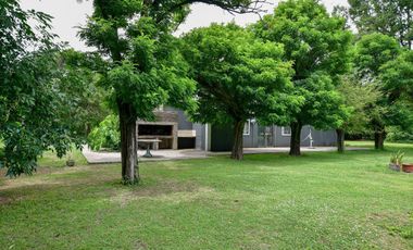Casa quinta c/ pileta cancha futbol parquizada