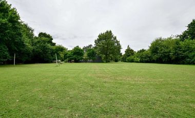 Casa quinta c/ pileta cancha futbol parquizada
