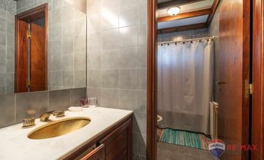 Casa en Venta 5 ambientes y dependencia en Pinamar