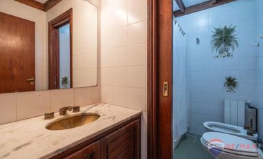 Casa en Venta 5 ambientes y dependencia en Pinamar