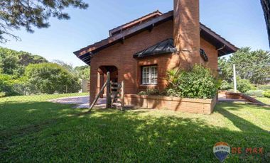 Casa en Venta 5 ambientes y dependencia en Pinamar