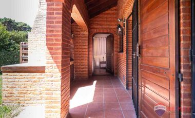 Casa en Venta 5 ambientes y dependencia en Pinamar