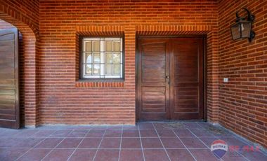 Casa en Venta 5 ambientes y dependencia en Pinamar