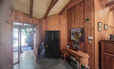 Casa en Arriendo en María Monvel / Carlos Silva Vildosola