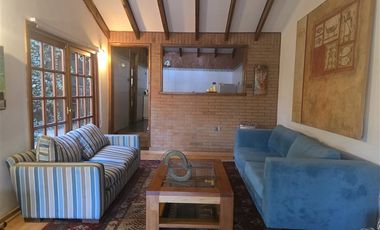 Casa en Arriendo en María Monvel / Carlos Silva Vildosola