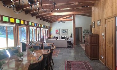 Casa en Arriendo en María Monvel / Carlos Silva Vildosola