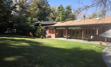Casa en Arriendo en María Monvel / Carlos Silva Vildosola