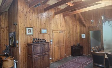 Casa en Arriendo en María Monvel / Carlos Silva Vildosola
