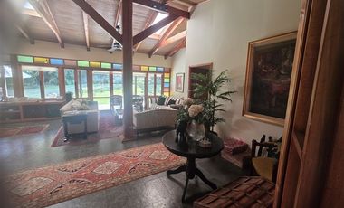 Casa en Arriendo en María Monvel / Carlos Silva Vildosola