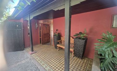 Casa en Arriendo en María Monvel / Carlos Silva Vildosola