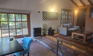 Casa en Arriendo en María Monvel / Carlos Silva Vildosola