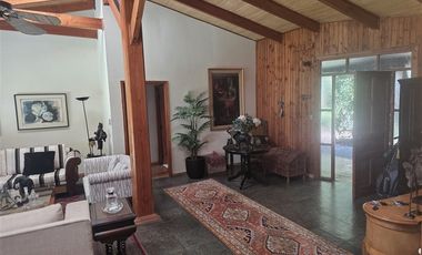 Casa en Arriendo en María Monvel / Carlos Silva Vildosola