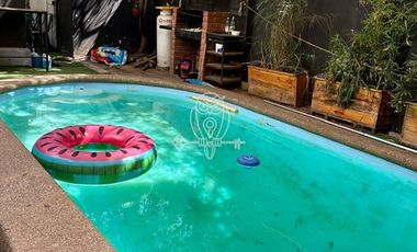 Casa en Venta en Ubicada entre las calles Holanda y Luis Thayer Ojeda