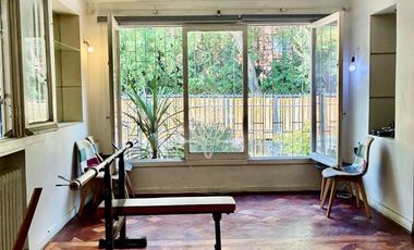 Casa en Venta en Ubicada entre las calles Holanda y Luis Thayer Ojeda