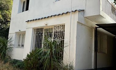 Casa en Venta en Ubicada entre las calles Holanda y Luis Thayer Ojeda