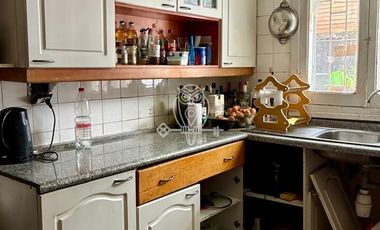 Casa en Venta en Ubicada entre las calles Holanda y Luis Thayer Ojeda