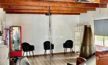 Casa en Venta en Ubicada entre las calles Holanda y Luis Thayer Ojeda