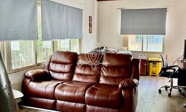 Casa en Venta en Ubicada entre las calles Holanda y Luis Thayer Ojeda