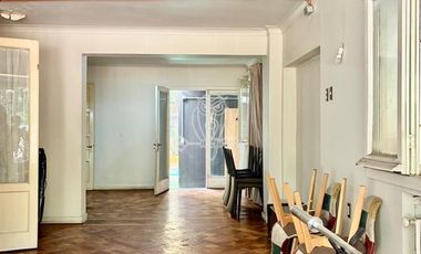 Casa en Venta en Ubicada entre las calles Holanda y Luis Thayer Ojeda