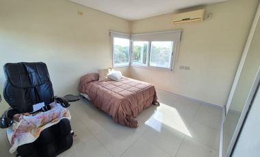 CASA 4 AMBIENTES VENTA SANTA CLARA VILLANUEVA APTO