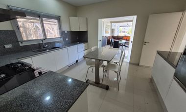 CASA 4 AMBIENTES VENTA SANTA CLARA VILLANUEVA APTO