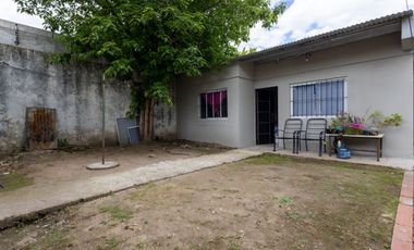 VENTA CASA MULTIFAMILIAR PATIO GARAJE I. CASANOVA