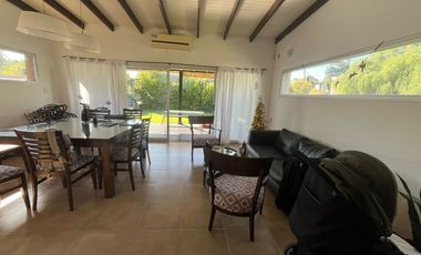 CASA EN VENTA VILLA DEL PLATA 4 DORMITORIOS