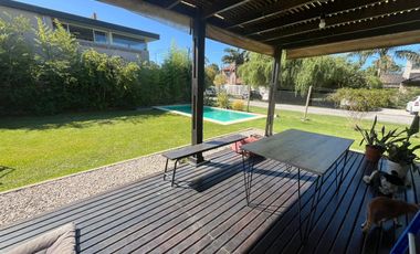 CASA EN VENTA VILLA DEL PLATA 4 DORMITORIOS