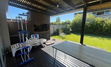 CASA EN VENTA VILLA DEL PLATA 4 DORMITORIOS