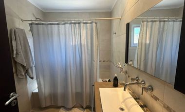 CASA EN VENTA VILLA DEL PLATA 4 DORMITORIOS