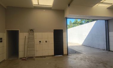 GALPÓN CON 2 NAVES Y 2 DPTO 2AMB EN VENTA DEL VISO