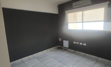 GALPÓN CON 2 NAVES Y 2 DPTO 2AMB EN VENTA DEL VISO