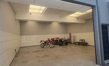 GALPÓN CON 2 NAVES Y 2 DPTO 2AMB EN VENTA DEL VISO